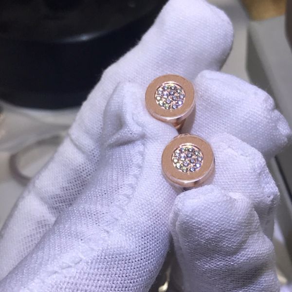 elegant fashion full diamond round stud earrings 925 silver rose gold plated fine geometric earrings wholesale, Golden;silver
elegant fashion full diamond round stud earrings 925 silver rose gold plated fine geometric earrings wholesale, Golden;silver
