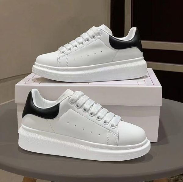 fashion brand large casual shoes white black leather luxurious velvet suede women's designer sports shoes men's and women's f
fashion brand large casual shoes white black leather luxurious velvet suede women's designer sports shoes men's and women's f