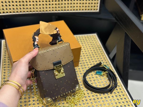 handbag crossbody bag petit sac plat pochette m69442 luxurys designers women sacoche purse genuine lock leather clutch messenger shoulder ba
handbag crossbody bag petit sac plat pochette m69442 luxurys designers women sacoche purse genuine lock leather clutch messenger shoulder ba