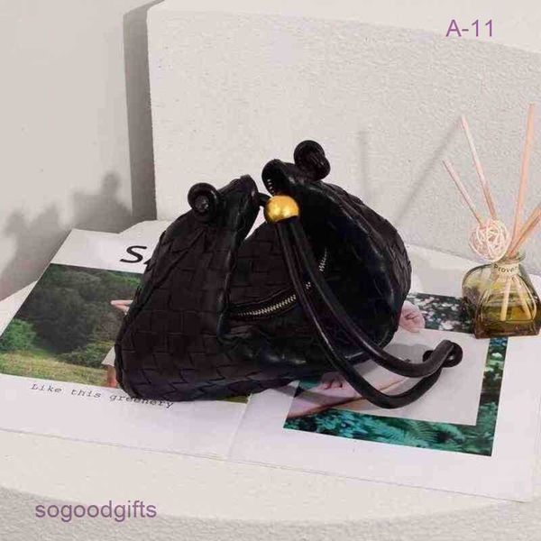 bags handbags bottegaes shoulder bag women's venetas 2023 turn woven underarm gold bead one handbag leather knotted b9yo 2 with logo ha
bags handbags bottegaes shoulder bag women's venetas 2023 turn woven underarm gold bead one handbag leather knotted b9yo 2 with logo ha
