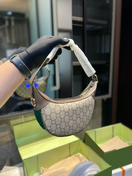 designer shoulder chain handbag womens crossbody bag wallet bagel luxury handbag mini bag designer crescent shoulder bag small french face w
designer shoulder chain handbag womens crossbody bag wallet bagel luxury handbag mini bag designer crescent shoulder bag small french face w