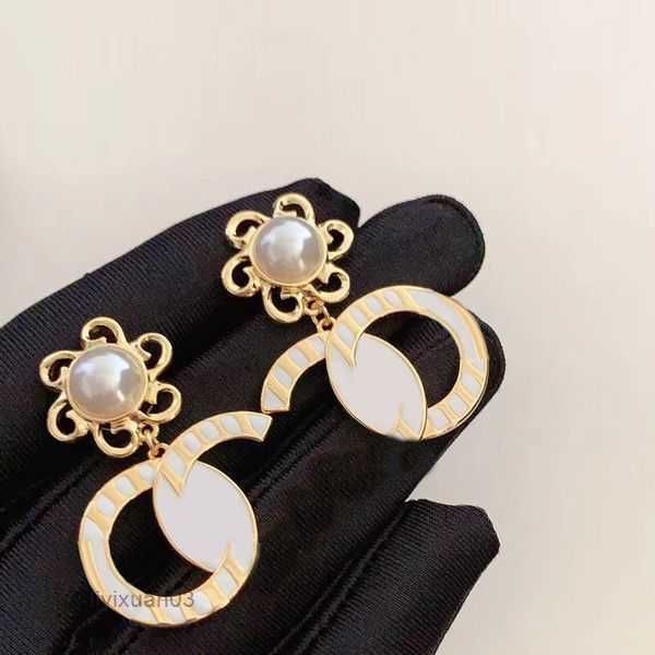 stud 18k gold plated designers brand earrings designer c-letter ear stud women crystal geometric earring for wedding party jewerlry accessor, Golden;silver
stud 18k gold plated designers brand earrings designer c-letter ear stud women crystal geometric earring for wedding party jewerlry accessor, Golden;silver