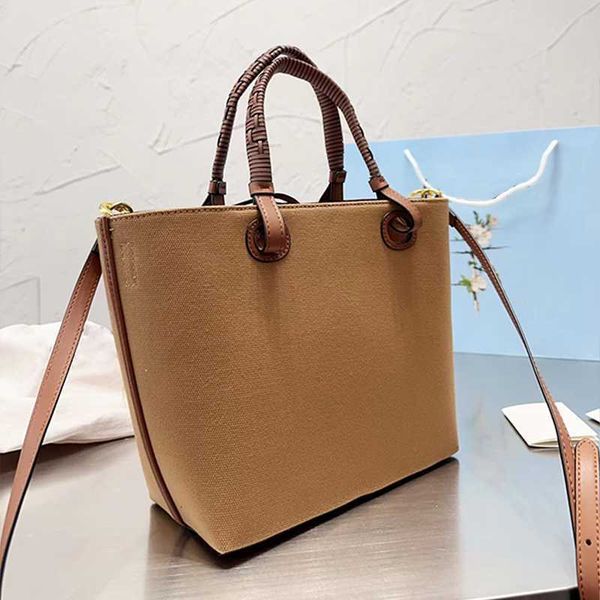 designer luxury shopping bag large capacity backpack structure edge knotted leather straps made of canvas with leather beach bag tote bag cr
designer luxury shopping bag large capacity backpack structure edge knotted leather straps made of canvas with leather beach bag tote bag cr
