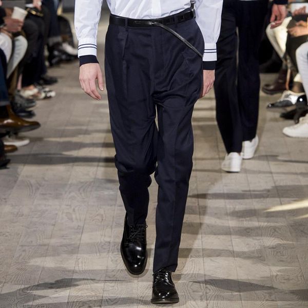 blazers men's casual pants spring and summer 2021 new navy popular loose fit small leg trousers, White;black
blazers men's casual pants spring and summer 2021 new navy popular loose fit small leg trousers, White;black