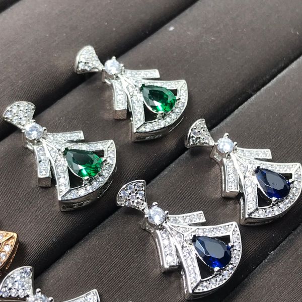 luxury emerald multi-layered small skirt earrings for women with 18k vintage temperament coloured gemstones and diamond studs, Golden
luxury emerald multi-layered small skirt earrings for women with 18k vintage temperament coloured gemstones and diamond studs, Golden