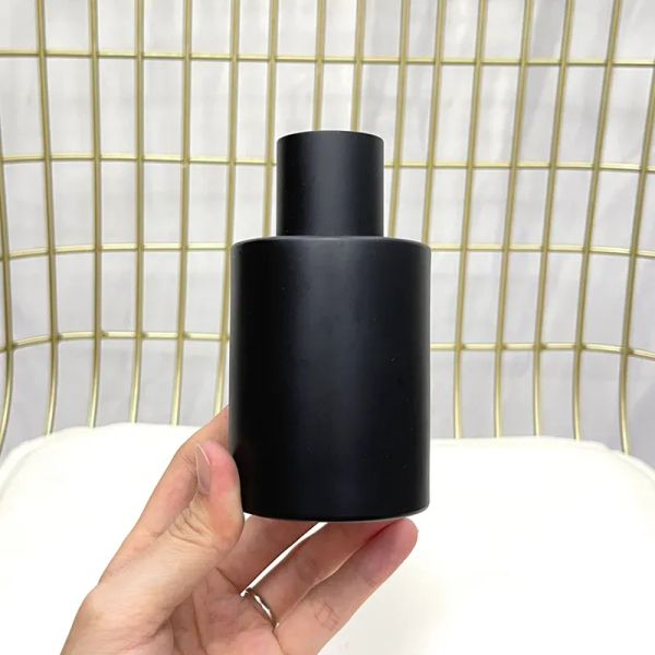 new perfume for neutral fragrance spray 100ml black leather edp with fast delivery
new perfume for neutral fragrance spray 100ml black leather edp with fast delivery