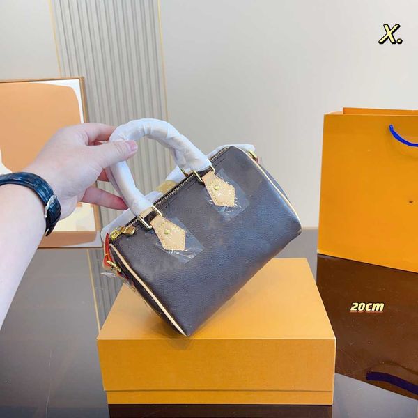 woman handbag shoulder bag serial number wholesale discount genuine leather bags women tote lady luxury flowers
woman handbag shoulder bag serial number wholesale discount genuine leather bags women tote lady luxury flowers