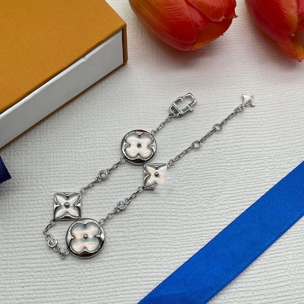 2023 fashion new designer luxury bracelet four-leaf clover fritillary bracelet silver gift to girlfriend no box, Golden;silver
2023 fashion new designer luxury bracelet four-leaf clover fritillary bracelet silver gift to girlfriend no box, Golden;silver