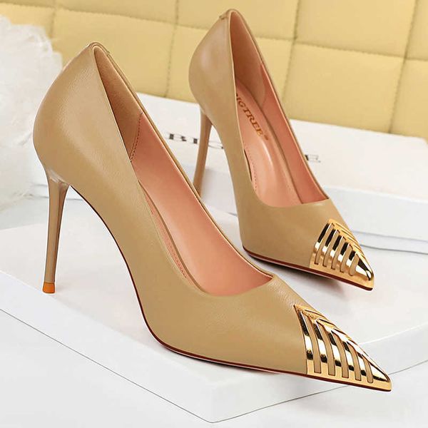 sandals bigtree shoes black leather shoes woman pumps metal pointed toe high heels stiletto party shoes women heels plus size 42 43 j230428
sandals bigtree shoes black leather shoes woman pumps metal pointed toe high heels stiletto party shoes women heels plus size 42 43 j230428