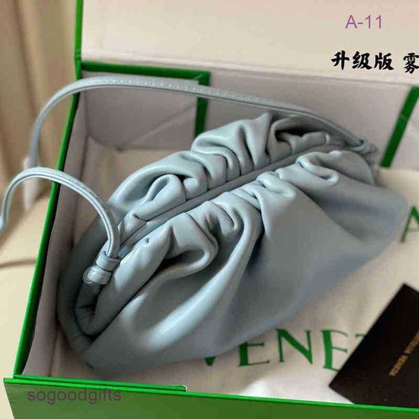 cloud italy bag one messenger designer venetas bags shoulder trend bottegas foreign vi5g fao4 with logo 0wvo
cloud italy bag one messenger designer venetas bags shoulder trend bottegas foreign vi5g fao4 with logo 0wvo