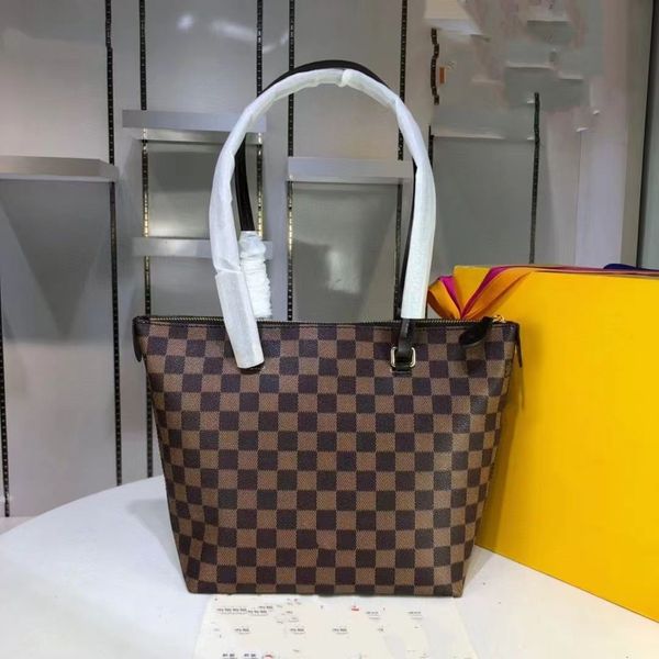 2023 designer ladies messenger bag square caviar women handbag shoulder bags the est gold coin tag of the season hobo hippie oil wax calfski
2023 designer ladies messenger bag square caviar women handbag shoulder bags the est gold coin tag of the season hobo hippie oil wax calfski