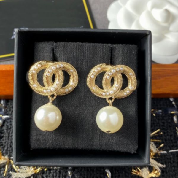 c letter earring luxury designer stud earing ccity fashion brand women jewelry metal crystal pearl gold earrings cjeweler woman gift orecchi, Golden;silver
c letter earring luxury designer stud earing ccity fashion brand women jewelry metal crystal pearl gold earrings cjeweler woman gift orecchi, Golden;silver