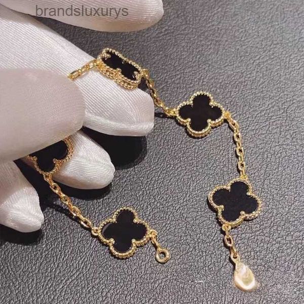 designer bracelets classic brand charm bracelet four-leaf clover designer jewelry 18k gold bracelet for women and men, Black
designer bracelets classic brand charm bracelet four-leaf clover designer jewelry 18k gold bracelet for women and men, Black