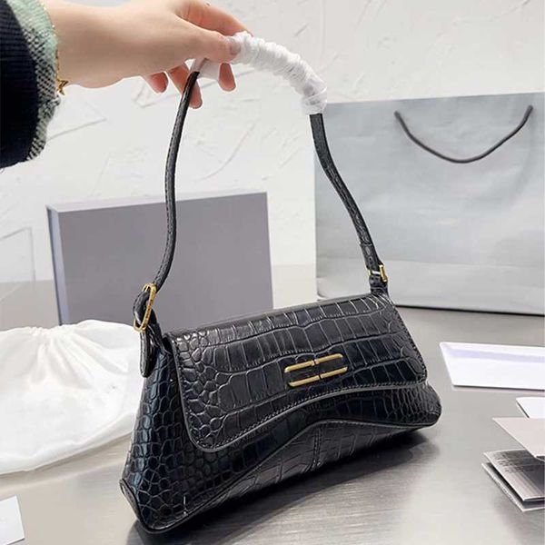 designer fashion crocodile leather shoulder bag armpit bag handbag women's fashion crossbody bag optional gift box packaging 230430
designer fashion crocodile leather shoulder bag armpit bag handbag women's fashion crossbody bag optional gift box packaging 230430