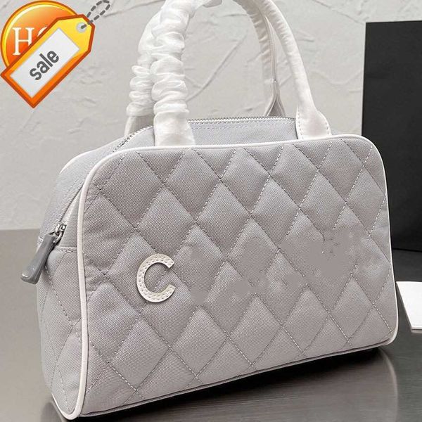 brand designer brands fashion texture ringer leisure sports bag portable handheld vintage embroidery style travel sold factory direct sale
brand designer brands fashion texture ringer leisure sports bag portable handheld vintage embroidery style travel sold factory direct sale