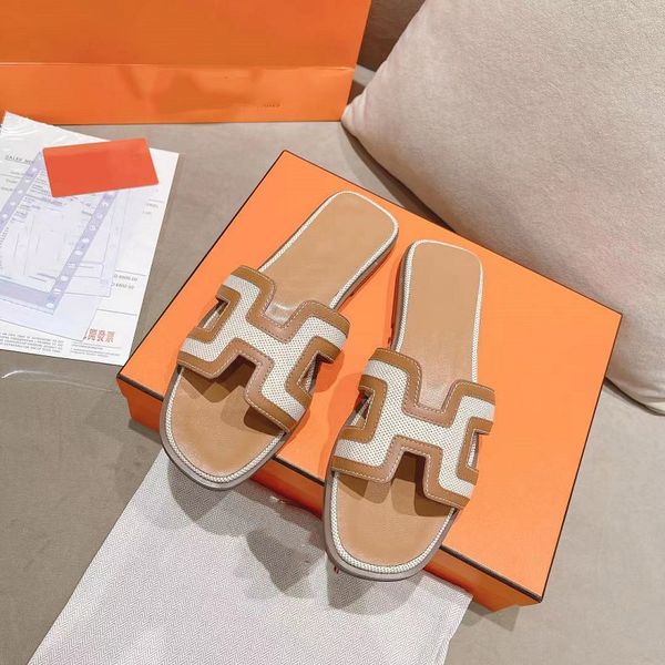 fashion classic lady slippers leather flat summer casual outdoor luxury designer with box size 35-42 541136, Black
fashion classic lady slippers leather flat summer casual outdoor luxury designer with box size 35-42 541136, Black