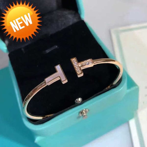 luxurys designers bracelet women charm bracelet trend fashion studded with diamonds bracelets boutique gift jewelry good nice pretty, Golden;silver
luxurys designers bracelet women charm bracelet trend fashion studded with diamonds bracelets boutique gift jewelry good nice pretty, Golden;silver