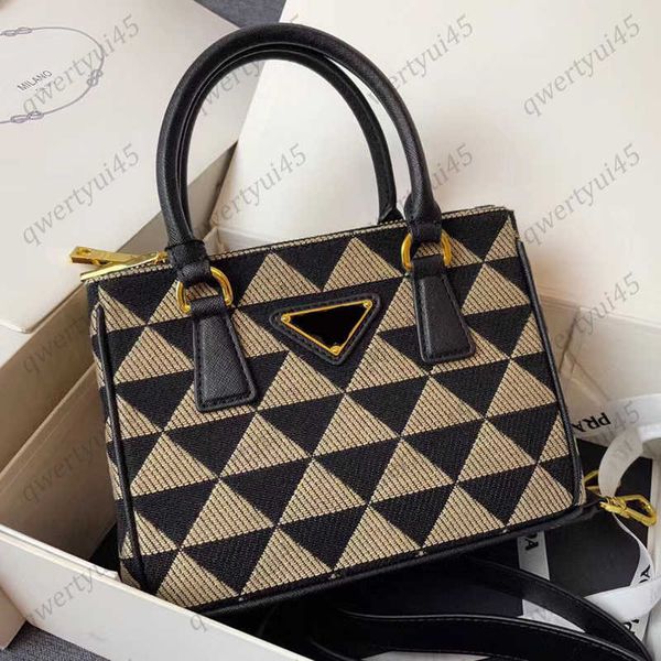 totes luxurys designer bag triangle embroidery handbag knitting tote bags classic fashion elegant women's shoulder cross body bags
totes luxurys designer bag triangle embroidery handbag knitting tote bags classic fashion elegant women's shoulder cross body bags