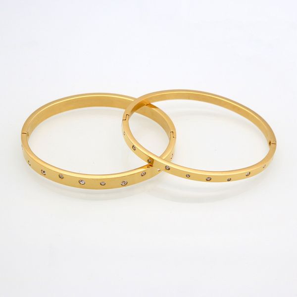 luxury brand 6mm 4mm width fastness bangle white zirconia insert bracelet jewelry, Black
luxury brand 6mm 4mm width fastness bangle white zirconia insert bracelet jewelry, Black