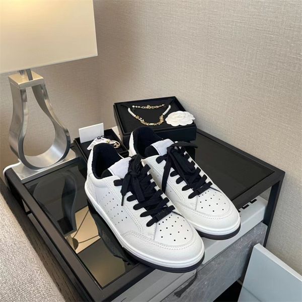 luxury women casual shoes fashion time out sneakers genuine leather women travel leather lace-up sneaker 100% cowhide fashion lady flat desi
luxury women casual shoes fashion time out sneakers genuine leather women travel leather lace-up sneaker 100% cowhide fashion lady flat desi