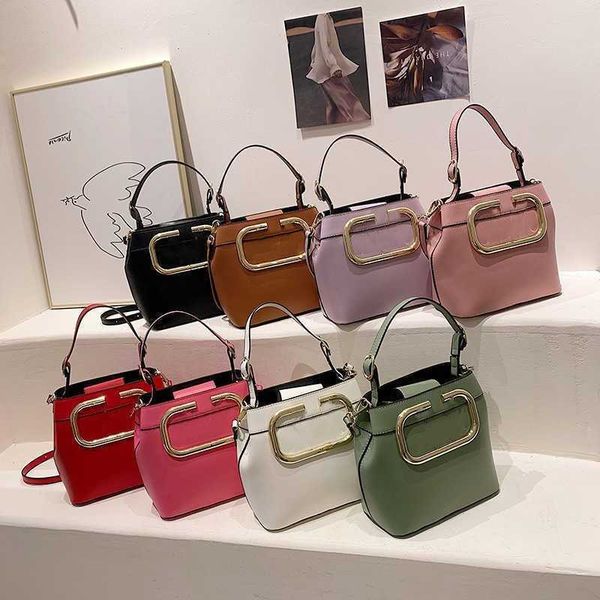 women's designer bags tote 2023 new bucket single shoulder hand messenger small fashion woman's handbags factory direct sales
women's designer bags tote 2023 new bucket single shoulder hand messenger small fashion woman's handbags factory direct sales