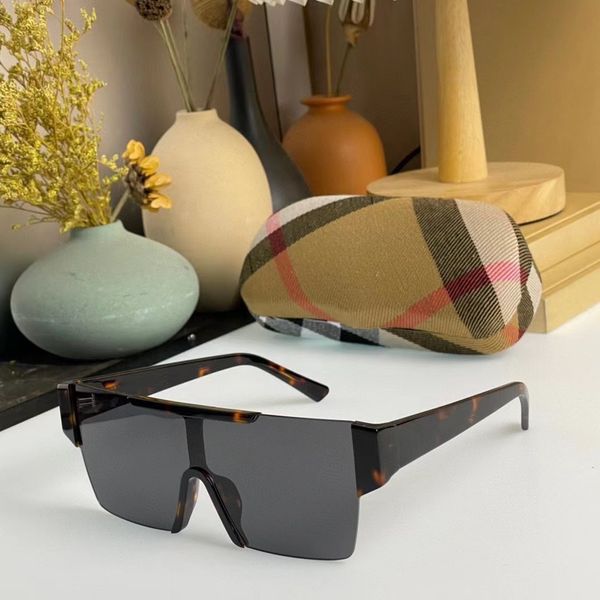 2023 fashion eyewear luxury designer sunglasses fashion classic men women polarized eyewear big square frame sun glasses uv400 with box be42, White;black
2023 fashion eyewear luxury designer sunglasses fashion classic men women polarized eyewear big square frame sun glasses uv400 with box be42, White;black