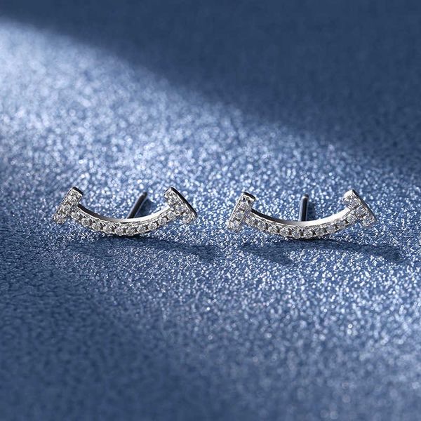high-quality mosan diamond sterling silver s925tiffay smile ear studs face earrings special d color level electroplated three layers, Golden
high-quality mosan diamond sterling silver s925tiffay smile ear studs face earrings special d color level electroplated three layers, Golden