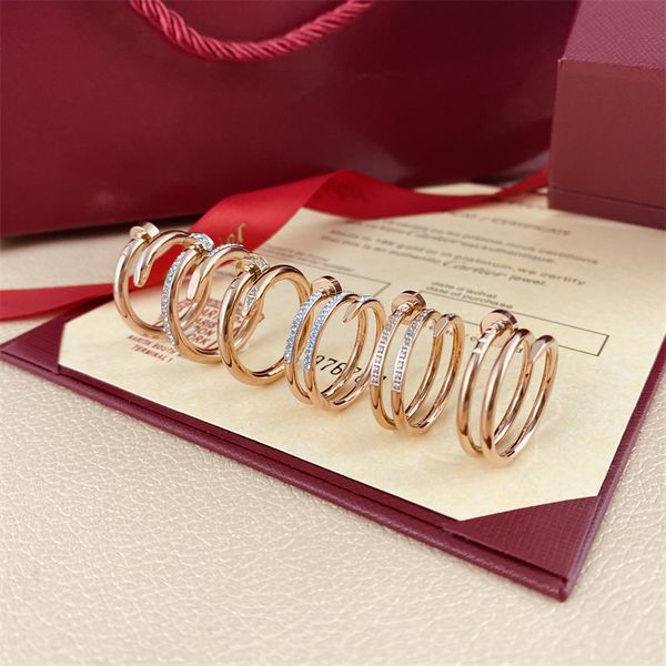 Classic dimond 18K Gold Girl Love Nail Ring designer Fashion Luxury Jewelry Size 6-11 Women Nail rings 5A Quality Party Valentine's Day Bride Gift
Classic dimond 18K Gold Girl Love Nail Ring designer Fashion Luxury Jewelry Size 6-11 Women Nail rings 5A Quality Party Valentine's Day Bride Gift