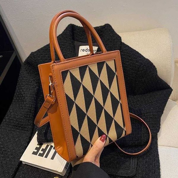 style handbag women's bag new autumn splicing messenger bag small simple shoulder bag
style handbag women's bag new autumn splicing messenger bag small simple shoulder bag