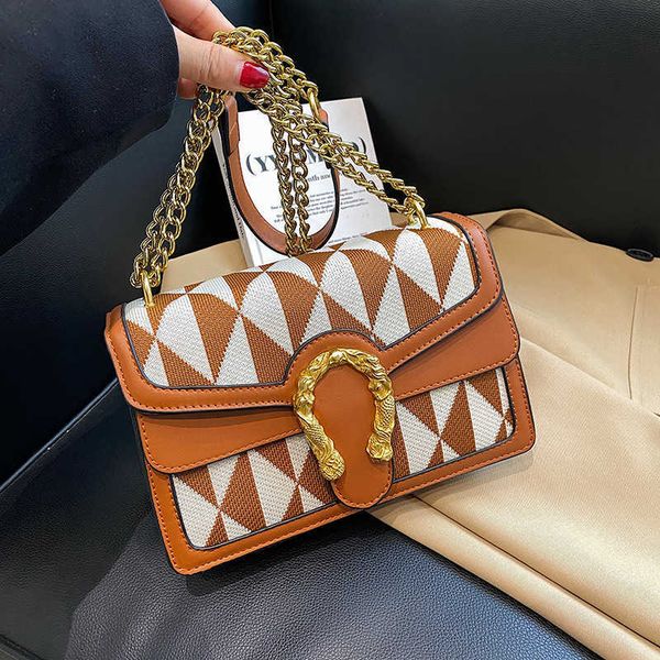new women's bag crocodile golden velvet fabric double compartment flap square bag chain crossbody shoulder bag
new women's bag crocodile golden velvet fabric double compartment flap square bag chain crossbody shoulder bag