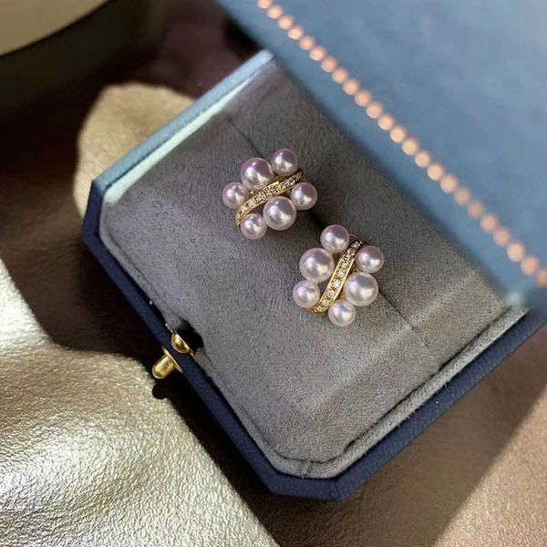 high-quality s925 silver needle tiffay's same eyelash style slightly inlaid with gradient pearl fresh water flawless bright earrings 14, Golden
high-quality s925 silver needle tiffay's same eyelash style slightly inlaid with gradient pearl fresh water flawless bright earrings 14, Golden