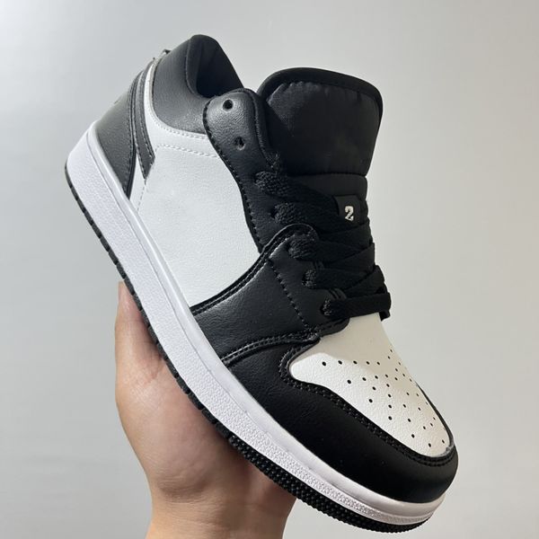genuine leather 1s low casual flat shoes designer men women sneakers trainers outdoor fashion comfortable skateboard sports shoes 36-44, Black
genuine leather 1s low casual flat shoes designer men women sneakers trainers outdoor fashion comfortable skateboard sports shoes 36-44, Black