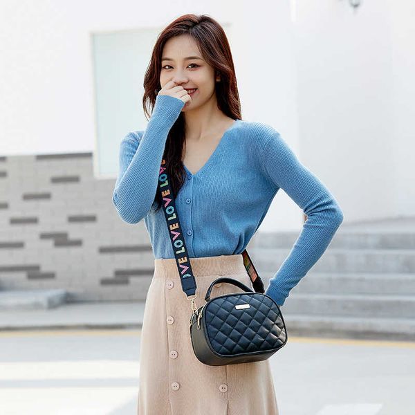 shopping bags 2023 women's luxury small messenger bag girl's handbag ringer lattice embroidery casual crossbody bags for women 230
shopping bags 2023 women's luxury small messenger bag girl's handbag ringer lattice embroidery casual crossbody bags for women 230