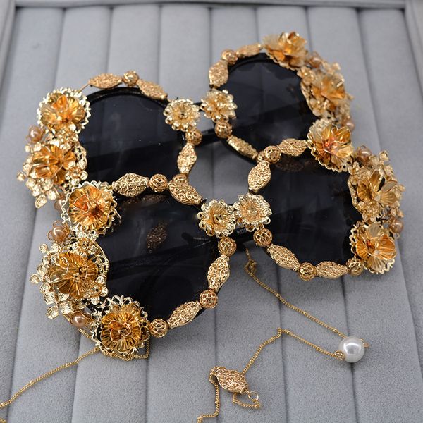 vision care eyegals frame outdoor beach dominant sunglasses queen's same style sunglasses exaggerate sunglasses
vision care eyegals frame outdoor beach dominant sunglasses queen's same style sunglasses exaggerate sunglasses