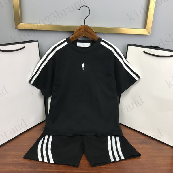 kids designer sports sets brand boys t shirts with shorts two pieces black sets high end cotton t-shirts with short pants 2023ss summer chil, White
kids designer sports sets brand boys t shirts with shorts two pieces black sets high end cotton t-shirts with short pants 2023ss summer chil, White