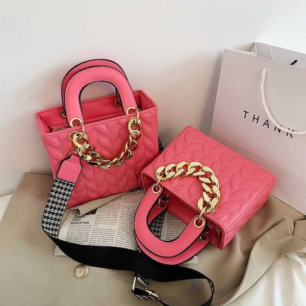 shoulder bags women handbag luxury brand bucket hand for quilted crossbody wide straps leather female satchels 230426
shoulder bags women handbag luxury brand bucket hand for quilted crossbody wide straps leather female satchels 230426