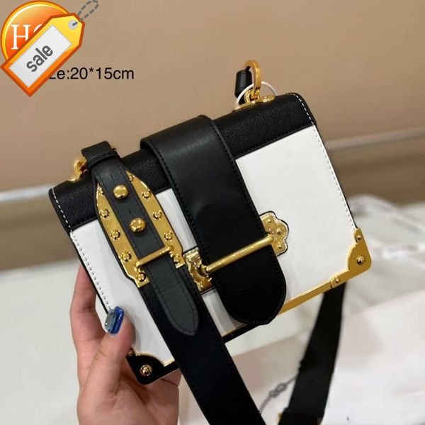 women's luxury designer shoulder bags fashion texture cowhide messenger patchwork color single crossbody gift box packaging factory dir
women's luxury designer shoulder bags fashion texture cowhide messenger patchwork color single crossbody gift box packaging factory dir