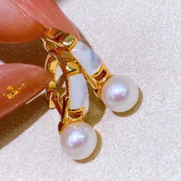 original version freshwater akoya pearl earrings tiffay commuting mother shell fashion temperament simple, Golden;silver
original version freshwater akoya pearl earrings tiffay commuting mother shell fashion temperament simple, Golden;silver
