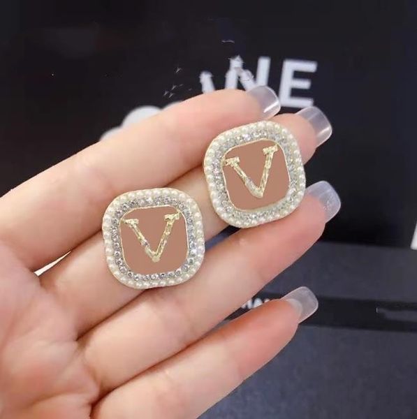 classic fashion v letter studs designer brand earrings womens stud earrings pendant crystal jewelry gifts accessoriesy 20style, Golden;silver
classic fashion v letter studs designer brand earrings womens stud earrings pendant crystal jewelry gifts accessoriesy 20style, Golden;silver