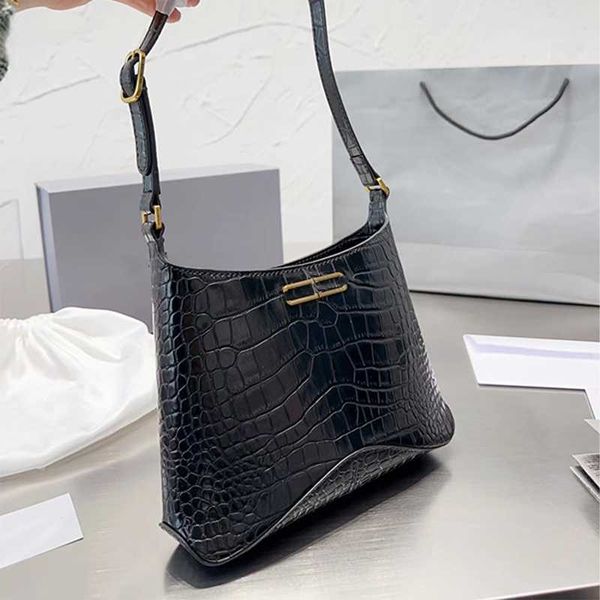 designer luxury underarm bag tote elegant shoulder crossbody women's purse crocodile leather fashion shoulder bag 230430
designer luxury underarm bag tote elegant shoulder crossbody women's purse crocodile leather fashion shoulder bag 230430