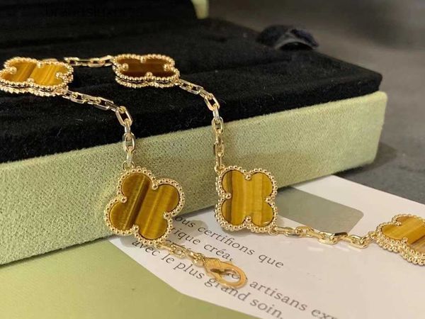 designer bracelets 2023 van clover bracelet 18k gold love bangle pendant sparkling crystal diamond party jewelryzzl6, Golden;silver
designer bracelets 2023 van clover bracelet 18k gold love bangle pendant sparkling crystal diamond party jewelryzzl6, Golden;silver