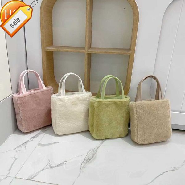 women's brand designer hand bill shoulder bags 2023 new fashion macaron wool tote portable crossbody gift box packaging factory direct
women's brand designer hand bill shoulder bags 2023 new fashion macaron wool tote portable crossbody gift box packaging factory direct