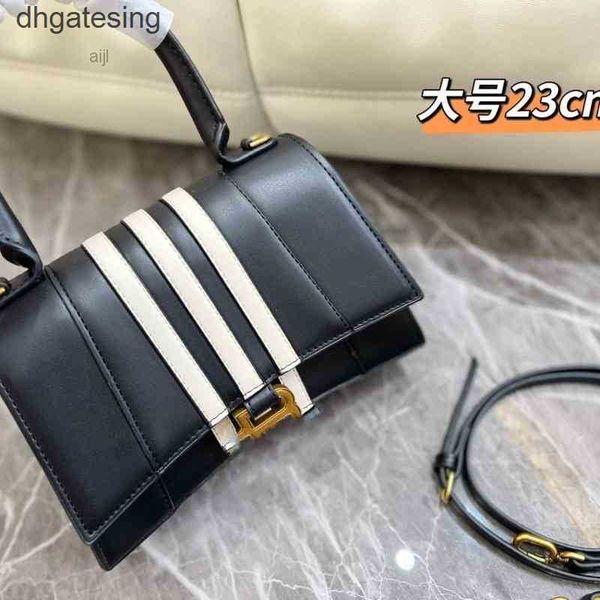 evening bags hourglass shoulder women bag brand balenciga italy glass 19cm b letters 2022 men handbags show designer
evening bags hourglass shoulder women bag brand balenciga italy glass 19cm b letters 2022 men handbags show designer