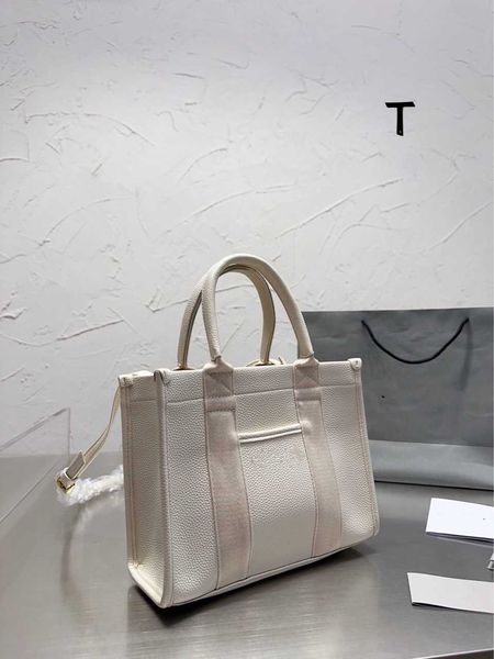 evening bags 2023 luxury commuting new ba1e workplace shopping shoulder mummy large capacity portable crossbody female
evening bags 2023 luxury commuting new ba1e workplace shopping shoulder mummy large capacity portable crossbody female