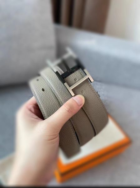 luxury men belts designer mens and woman fashion togo leather classic reversible belt black brown h gold and silver buckle 32cm016
luxury men belts designer mens and woman fashion togo leather classic reversible belt black brown h gold and silver buckle 32cm016