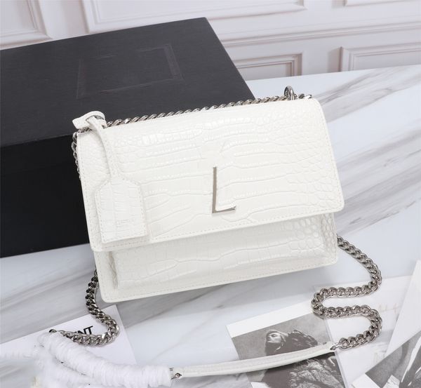 designer lady one shoulder bag luxury leather shoulder chain handbag covers classic fashion size 22-15-7.5 cm 69391
designer lady one shoulder bag luxury leather shoulder chain handbag covers classic fashion size 22-15-7.5 cm 69391
