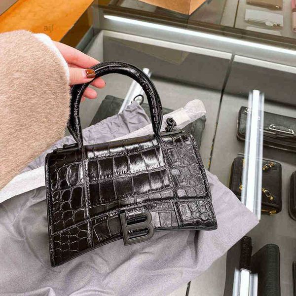leather designer bag balenciga women's 2022 b family crocodile hourglass mini high version one shoulder portable messenger
leather designer bag balenciga women's 2022 b family crocodile hourglass mini high version one shoulder portable messenger