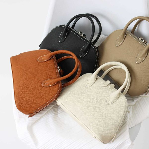 handbags designer her bags fashion luxury brand layer lychee skin bag simple handheld leather women bagelegant classic tote messenger nmjk
handbags designer her bags fashion luxury brand layer lychee skin bag simple handheld leather women bagelegant classic tote messenger nmjk