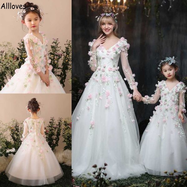 cute floral appliqued lace flower girl dresses for wedding long sleeves v neck mother and daughter prom party gowns little girl' pagea, White;blue
cute floral appliqued lace flower girl dresses for wedding long sleeves v neck mother and daughter prom party gowns little girl' pagea, White;blue
