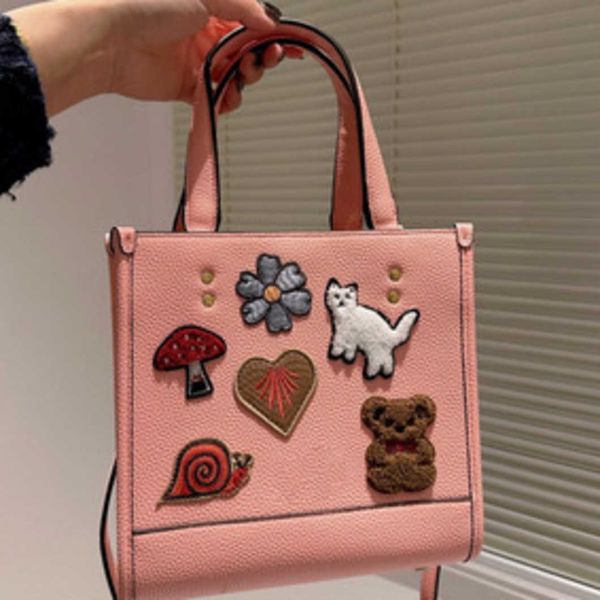 evening bags 2023 luxury commuting new cartoon animal cute women's one shoulder handbag tote large capacity mommy shopping
evening bags 2023 luxury commuting new cartoon animal cute women's one shoulder handbag tote large capacity mommy shopping